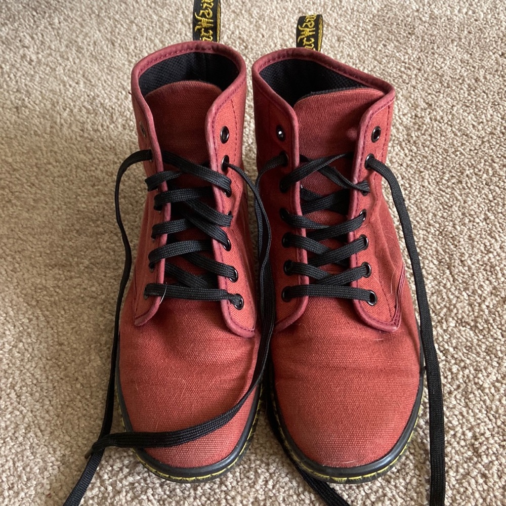 Size 6 Maroon Doc Marten Shoreditch Canvas Shoes